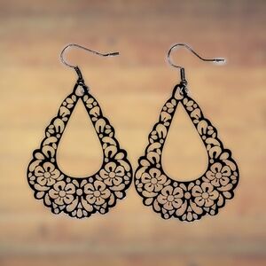 New Indio Jewelry Black Enamel Metal Teardrop Earrings #2143